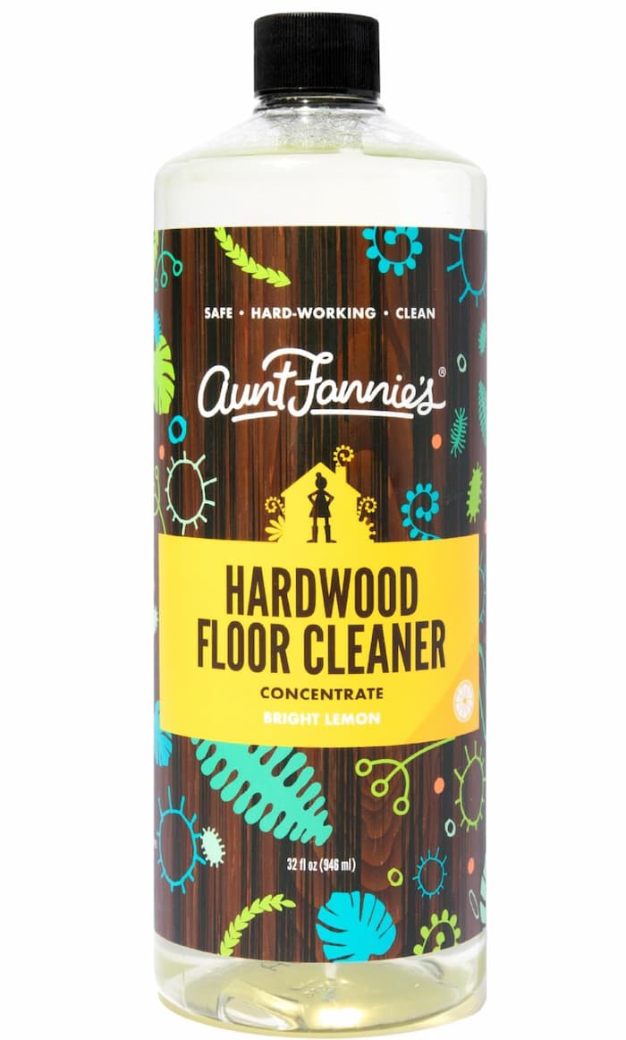 Pet Safe Floor Cleaner 7 Best NonToxic Options Vetstreet Vetstreet